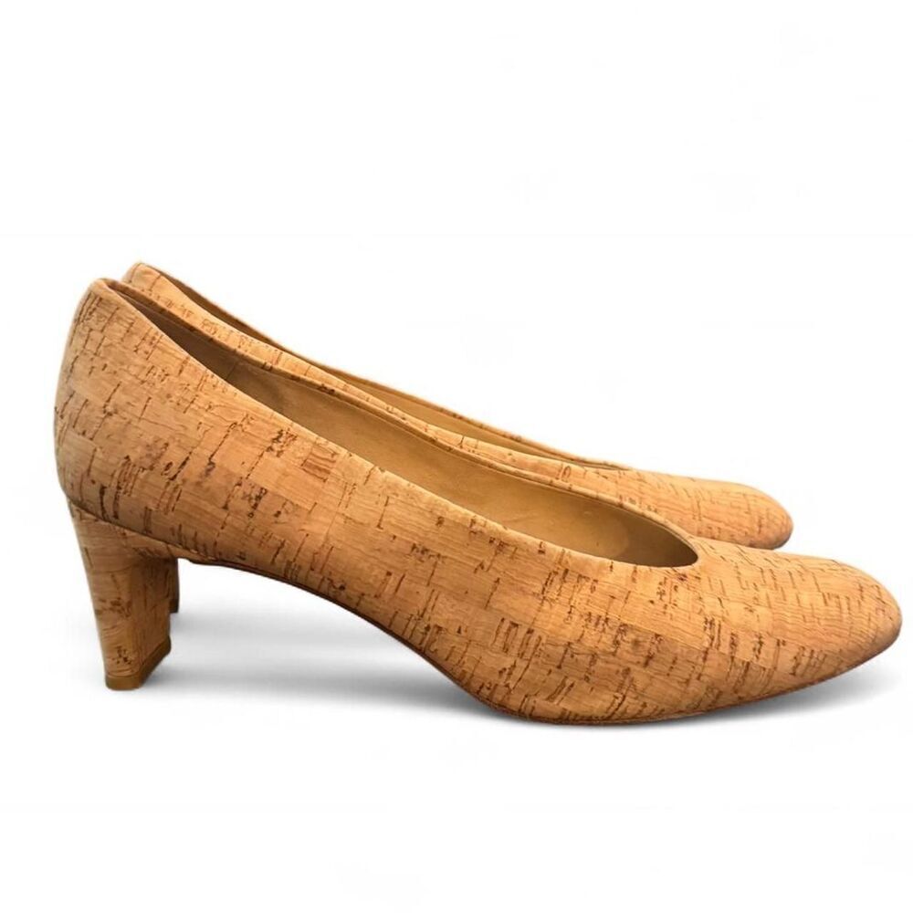 Stuart Weitzman Cork Pumps Size 10M Made in Spain Leather Sole 2.5” Heel